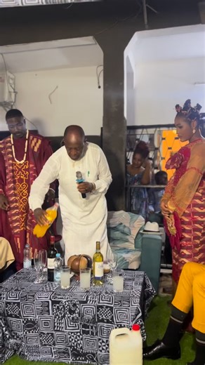 Cette réaction chimique de l’amour est très très compliqué à séparer dit le couple Maeva et Junior a leur mariage traditionnel By Tyc-Concept(c) 2026 - votre maison en production multimédia et meilleur partenaire pour la réussite de votre futur mariage au Cameroun. Nos services : - #weddingplanner - #Planification d’#évènements, - #Couverture photo et vidéo, - Maîtres de cérémonie, - Location et negociation de salles, - Décoration, - Animation, - Location de machines à fumée lourdes, - Photo boo