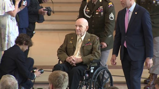 Wayne County WWII veteran receives Congressional Gold Medal in Washington, D.C.