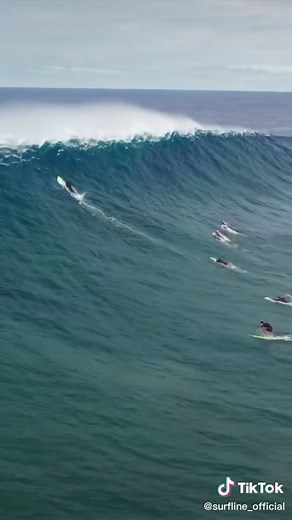 Biggest Waves at Jaws Surf Spot
