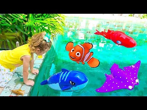 Milusik plays With Wild Animals in Blue Pool Water Shark Toys For Kids
