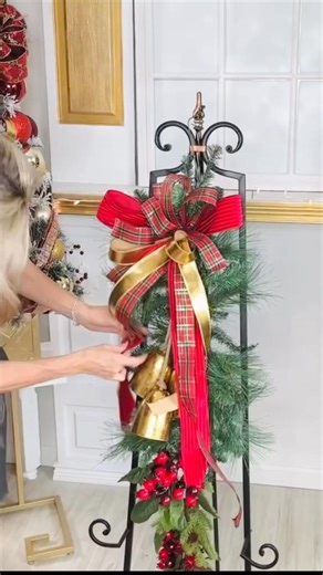 12K views · 197 reactions | Created this festive DIY Christmas floral swag—easy to make and perfect for adding a touch of holiday elegance to any space!  | Olivia's Romantic Home DIY | Facebook