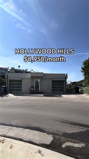 Map shown at the end of the video. Read caption for more info… 👀 💸 $8,950/mo 🛏️ 3 beds 🛁 3.5 baths 📐 2,914 sqft 🐶 pet friendly 🚗 2 car space garage 🧺 laundry in unit 💰 1st month sec deposit ❓ dm, text or email to tour or have questions #losangeles #losangelesrealestate #fyp #fypシ #losangelesrealtor