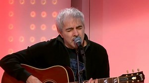 Daran présente son album 'Grand hôtel apocalypse' et interprète en live son titre 'Plus jamais nous' - RTBF Actus