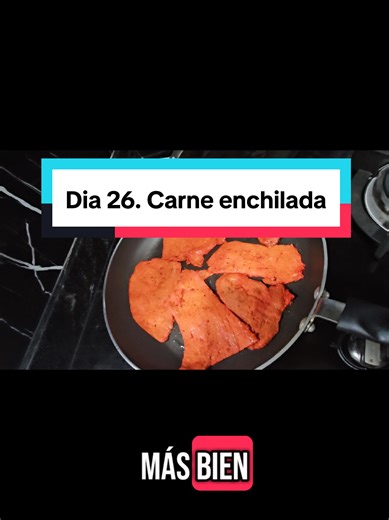 Dia 26. Almuerzo. En un sarten agregar una cucharada de aceite y colocar la carne de cerdo enchiladas, cocinar a fuego bajo hasta que se dore. Pico de gallo: Picar jitomate, cebolla y chile serrano, aderezar con limón y sal, agregar el aguacate al final para evitar que se oxide. #homemadefood #healthylifestyle #fitness #weightloss #PCOS #resistenciaainsulina #ovariospoliquisticos #bootcamp #untalfredo