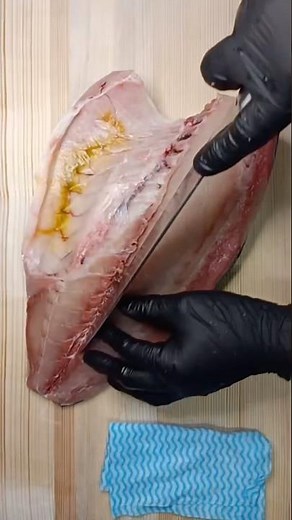 Here's how to prepare Kabosu Yellowtail! This is a recommended yellowtail from Negio, farmed in O...