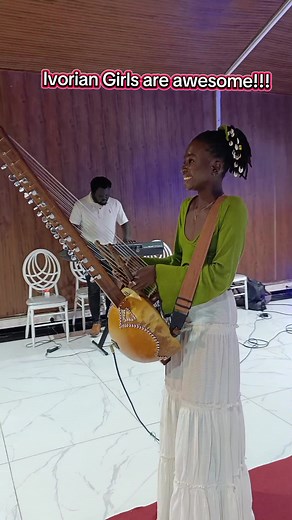 les Ivoiriennes sont trop fortes dans la musique ! #sapihou de @AyraStarr⭐️ on a kill 🇨🇮🇨🇮🇨🇮🤤