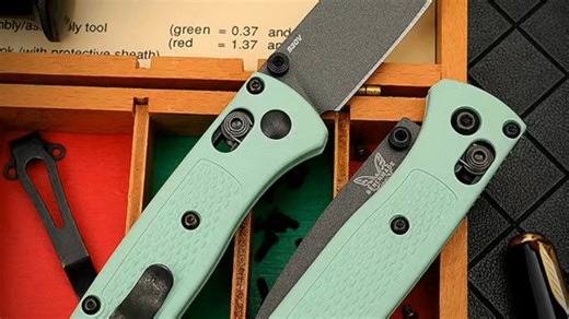 Benchmade 蝴蝶 绿色Grivory柄 CPM-S30V钢 灰色表面 533GY-06