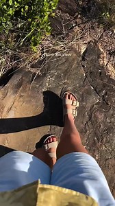 We’re always dreaming of more WOW Noosa moments like this! 🌊✨ Welcome to Granite Bay, a secluded, unpatrolled slice of paradise along the Noosa National Park coastline. Unlike its sandier neighbours, this unique beach is lined with striking granite boulders and pebbles (hence the name). It’s home to one of Noosa’s most iconic surf breaks, beloved by surfers and visitors alike. 🏄‍♂️ Whether you’re hitting the waves, exploring the coastal trail, or soaking up the view. You’ll want to stay a whil