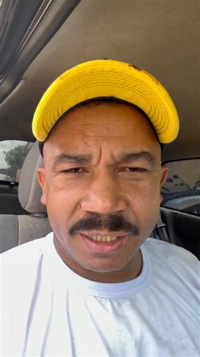 incluindo o método Simplex, um algoritmo usado para resolver problemas de programação linear; a comunicação simplex, que é unidirecional (como em um rádio ou televisão); um projeto de lei português para combater a burocracia; um termo na topologia para a forma mais simples de um polígono, como um triângulo; ou a um tipo de empresa de soluções tecnológicas, sistemas de segurança ou serviços financeiros. Matemática e computação Método Simplex: Um algoritmo matemático criado por George Dantzig para