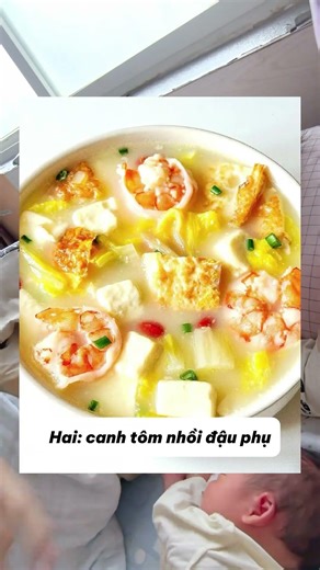 Ở cữ muốn nhiều sữa cho con, đừng chỉ chăm chăm canh gà móng giò nhé!