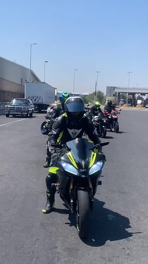 El corte de una R6 😮‍💨😮‍💨 #fotografooficialdelosreyesdelamexpach #mexpach #mexicano #corte #biker #bikerlove #amoralmotociclismo #fotografia #losreyesdelamexpach #mentirosote