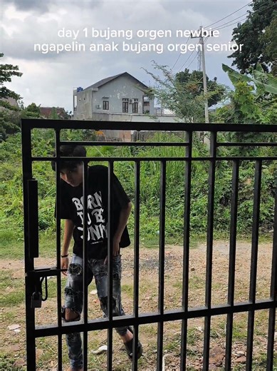 Bujang Organ: Belajar Orgen dan Karaoke di Lampung