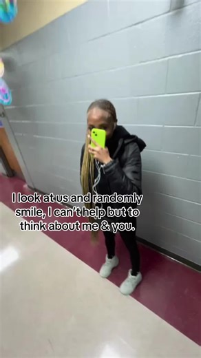 little do ykkkk #fyp #livephoto #relationships #xybzca | smile