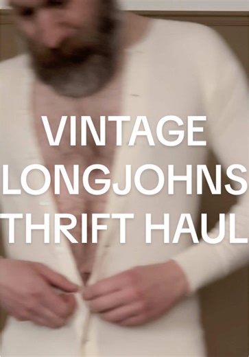 Leave a 🦢 if you like! 🤭 A Valentines Day haul of the Edwardian unmentionables I was fortunate enough to be able to stock up on 😇 Both vintage long-johns have straps at the waist to be attached to one’s suspenders/braces and therefore lack the contemporary rubber waistband 🙌🏻 Since I could not decide wether I’d prefer the short sleeved or the 3/4 sleeve version of the rare historical dead stock Merz b. Schwanen Henley - I took one each for try outs 😃 The true vintage union suit with the bu