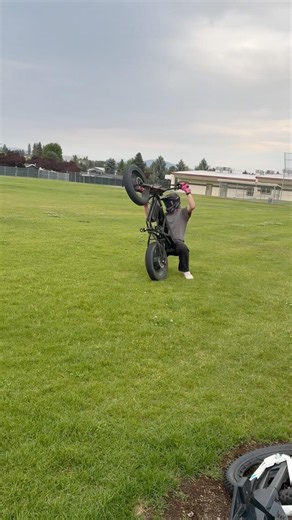 Loop compilation ￼ #ebike #surron #trending #trend #loop #crash #thathurt
