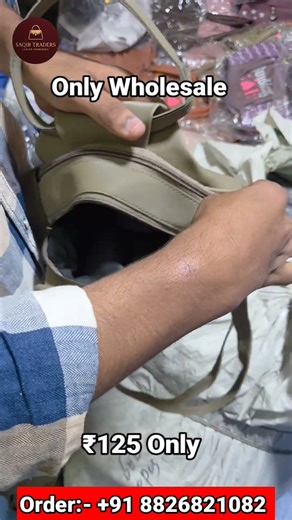 Premium quality sling bag. #saqibtraders #sadarbazar #wholesale #slingbag