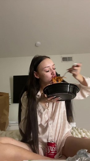 mukbang - spaghetti, garlic knots, cesar salad, & apple pie | mukbang