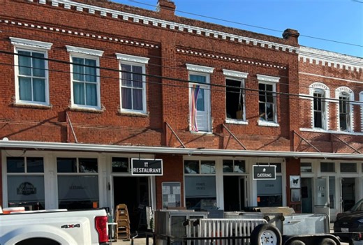 Historic Texas building's restaurant reopening after major fire
