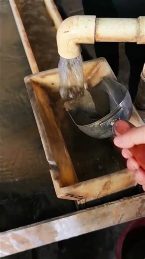 Shock-proof base: operates efficiently in noisy environments!