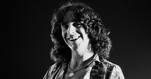 Asfixiado pelo vômito ou overdose? A trágica e misteriosa morte de Bon Scott, do AC/DC