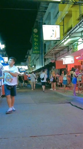 Pattaya Evening Street Walk | Soi 6 VibesTake a walk through Pattaya’s Soi 6. Bright lights, busy streets, and energy everywhere. A real look at the night atmosphere in Thailand.#PattayaWalk #ThailandVibes #TravelAsia #PattayaStreets #ThailandTravel #AsiaOnWalk | Asia On Walk