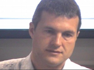 Databases in Grid Applications: Locality and Distribution