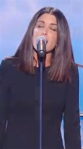 Jenifer une véritable interprète qui transmet toujours des émotions fortes ❤️ | Univers Jenifer