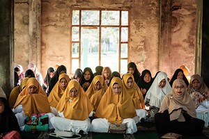 Tears, prayers as Asia mourns tsunami dead 20 years on