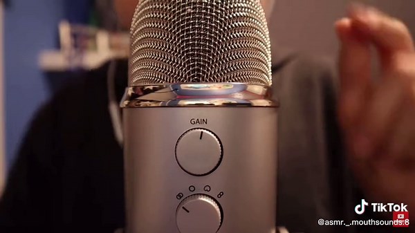 Here are some tingly mouth sound from asmr lowe hope you guys enjoy and if you have any recommendations or asmrtists you wanna see tell me. Hope you sleep well!!!😊