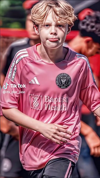 Discover the Charm of Benji Ehrenstein