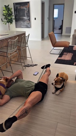 Julian Mireles on Instagram: "Dog love with my favorite straddle band"