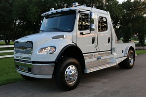 2018 Freightliner M2 Sport Chassis 4X4