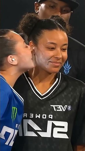 Why do it THIS way?! 🤯#ufc #mma #slapbattle #slapfighting #reaction #crowdreaction #viral #fyp