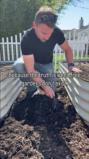 FLUFF your mulch pathways for a “weed free” garden 👌🏼