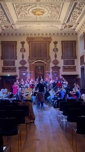 The final moments before tonight’s performance at the magnificent Barts North Wing, where historic music and architecture meet. Handel’s Dixit Dominus truly comes to life within the walls of this beautifully restored 18th-century building. We can’t wait for you to experience these Baroque masterpieces as their composers might have heard them. See you soon ⏰ 📅 7PM Barts North Wing 🪄 Conducted by Jonathan Sells | Monteverdi Choir & Orchestras