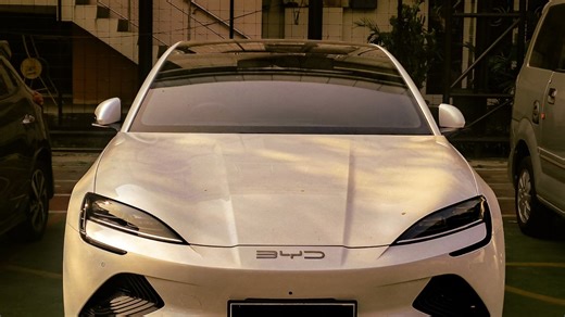 BYD Unveils Battery System That Charges EVs in Five Minutes