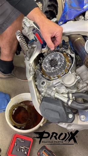 Jay Clark DirtBikeTV on Instagram: "New clutch plates @prox_racing_parts in the Yamaha. #yz250f ✊🏼💨 Go to our LinkTree in profile for latest podcast, videos, stories & discount links. @ridedunlop @wisecopistoninc @prox_racing_parts @jepistons @fmf73 @decalworks @odi_moto @unifilter @worksconnection @rekluse_motorsports @cometicgasket @klotz1959 @mxplastics @cardosystems @vintco_usa @blasterproducts @arclevers @streamline_brakes @racetechinc @yamahamotorusa #dirtbike #mx #yamaha #yamaha250 #mot