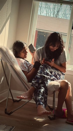 උරතලේ විහිල්ලන්: සිංහල කාටූනු සමඟ අහස වැඩීම