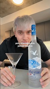 Making the Kris Jenner Martini🍸😳