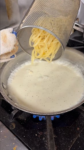 4.6K reactions · 131 shares | Some satisfying pasta drops for you  - #pasta #noodles #satisfying #asmr #cookingasmr #italianfood #marinara #alfredo #foodlover #pastalover #italianrestaurant #foodasmr #ramen #cheese #spaghetti #vodkasauce | Capriccio's Cleveland | Facebook