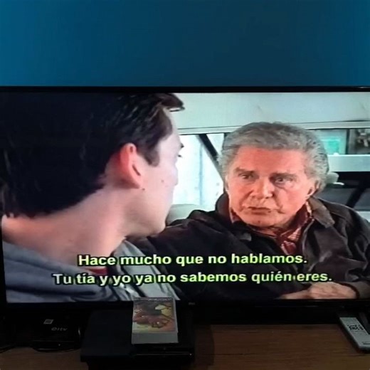@elmaldito.vintage on Instagram: "Spider Man ❌VENDIDO❌ Película en VHS Buen Estado Año 2002 Idioma original subtitulada $10.000 #spiderman #vhs #vhschile"