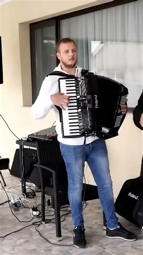 Aseaza-te la o bere rece si asculta muzica de chef #chef 🍺