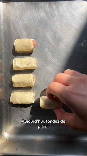 La recette incontournable pour un apéro réussi ! Les saucisses cocktail @madrangefrance sont parfaites pour ça 🤩 Ingrédients pour 10 roulés : - 1 feuille de brick - 10 saucisses cocktail - 2 càs de fromage frais - 1 càc de moutarde La recette est à retrouver sur l'application : Roulés croustillants aux saucisses 🧑‍🍳 #apero #RecetteFacile #recetterapide #yummyfood #recettesimple | Jow