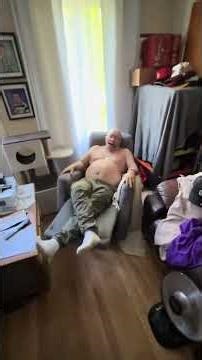 Son Pranks His Dad… Dad’s Reaction Is Priceless 😂