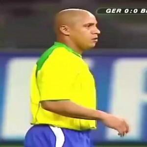 4.6M views · 235K reactions | Oliver Kahn waiting for Roberto Carlos but..  #LIGHT FM Light FM LIVE | Light FM LIVE | Facebook