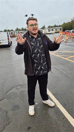 It might be wet, it might be a bit chilly but pop your wellies on, grab a coat and come and see Goldie at his pumpkin patch at 12!!!! | Blue Anchor Superstars