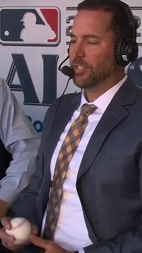 The difference between a slider and a sweeper: Adam Wainwright explains 💯 #mlb #mlbplayoffs #pitchers #adamwainwright