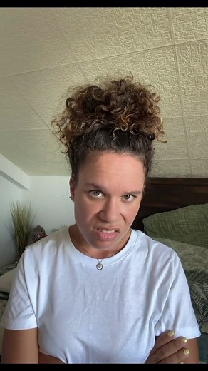 Bouuhyachaka on Instagram: "C’est tellement ma passion de filmer des scènes comme ça! 😂"