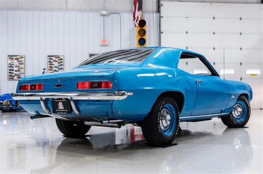 1969 Chevrolet COPO Camaro 427 Sells for $200,000, Some Say It's a Bargain