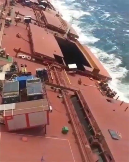 Dangerous Ship Trim and Heel | Real Bulk Carrier Emergency at Sea (Maritime Safety Video)